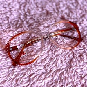 Vintage lens free frame